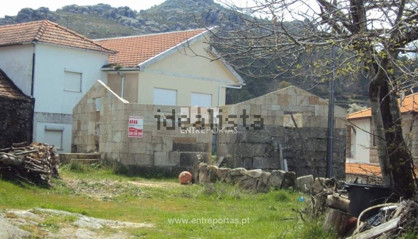 Moradia T1 à venda em Marco, €24.000