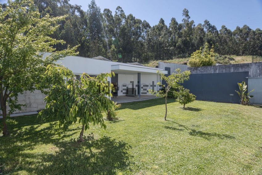 Moradia T4 à venda em Santa Lucrécia de Algeriz e Navarra, Braga — foto 2
