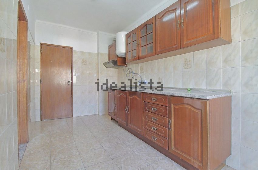 Apartamento T2 em Baixa da Banheira e Vale da Amoreira, €180.000