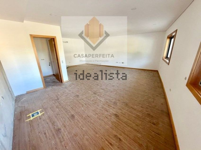 Apartamento T3 à venda em Nogueira da Regedoura, Santa Maria da Feira — foto 8
