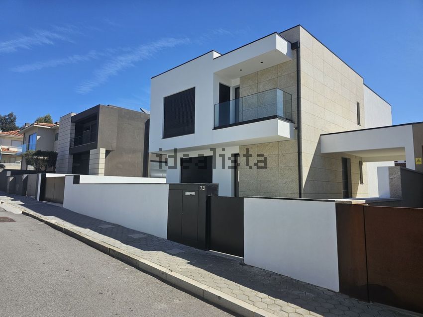 Moradia T5 à venda em Gulpilhares, €870.000