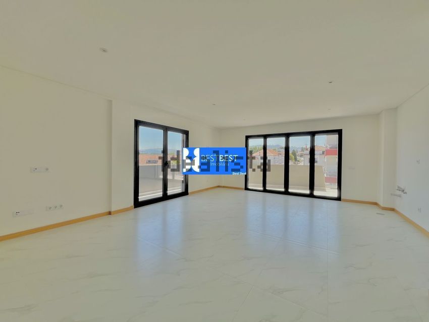 Apartamento T3 à venda em Arco de Baúlhe e Vila Nune, €250.000