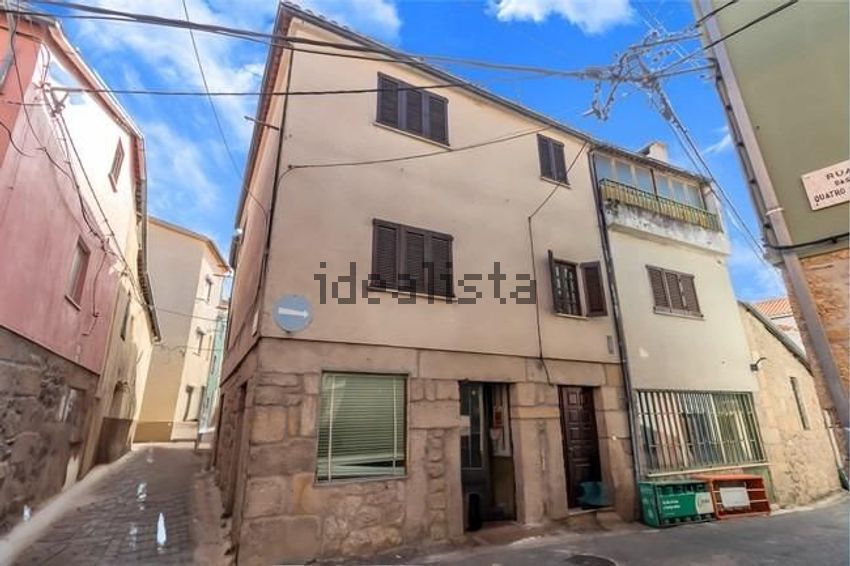 Moradia T3 à venda em Teixoso e Sarzedo, €150.000