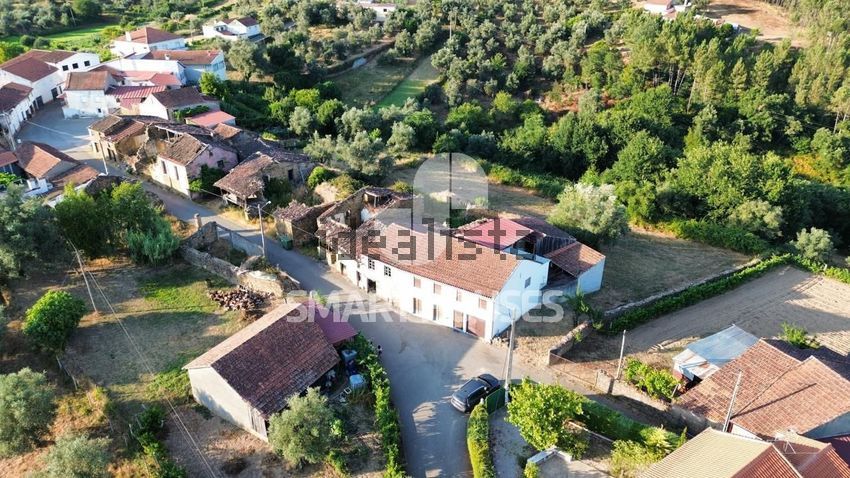 Moradia T3 à venda em Mouronho, €42.000