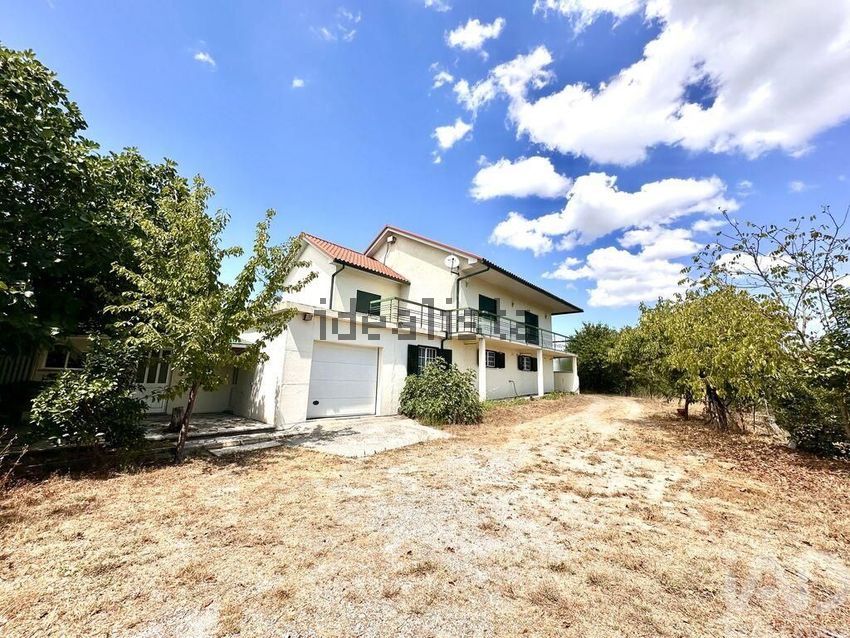 Moradia T5 em Povolide, €299.000