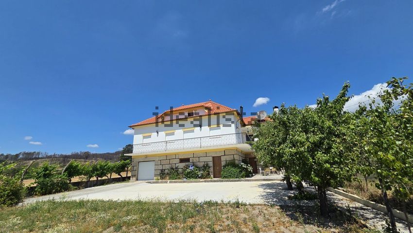 Moradia T5 em Reboleiro, €210.000