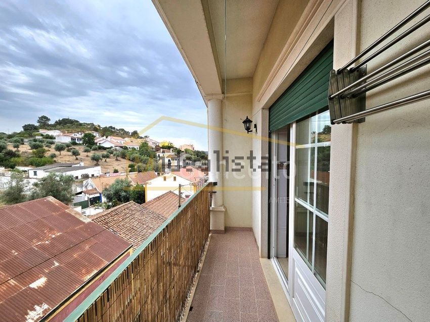 Apartamento T3 em Chamusca e Pinheiro Grande, €230.000