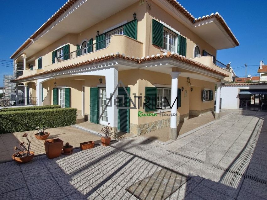 Moradia T4 em Porto Salvo, €740.000