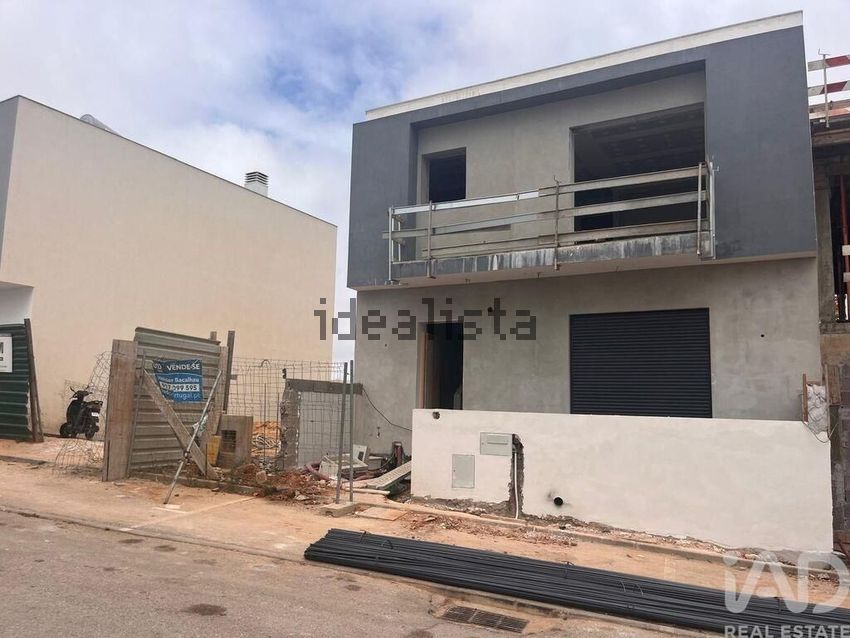 Moradia T3 em Estômbar e Parchal, €750.000