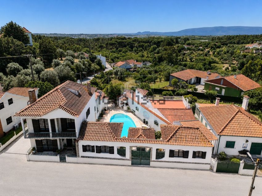 Moradia T5 em Meia Via, €430.000