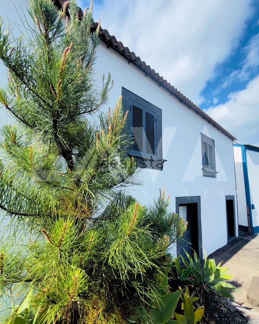 Moradia T3 em Santo António, €244.000
