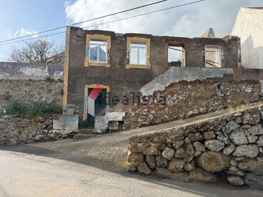 Moradia T2 em Ribeirinha, €85.550
