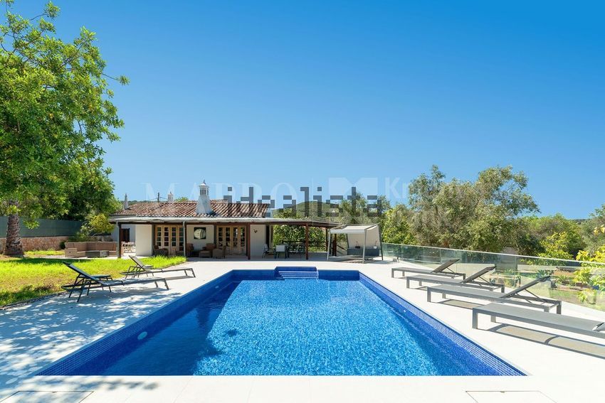 Moradia T3 em Santa Bárbara de Nexe, €825.000