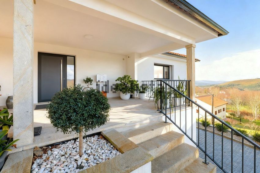 Moradia T5 à venda em Rubiães, Paredes de Coura — foto 2