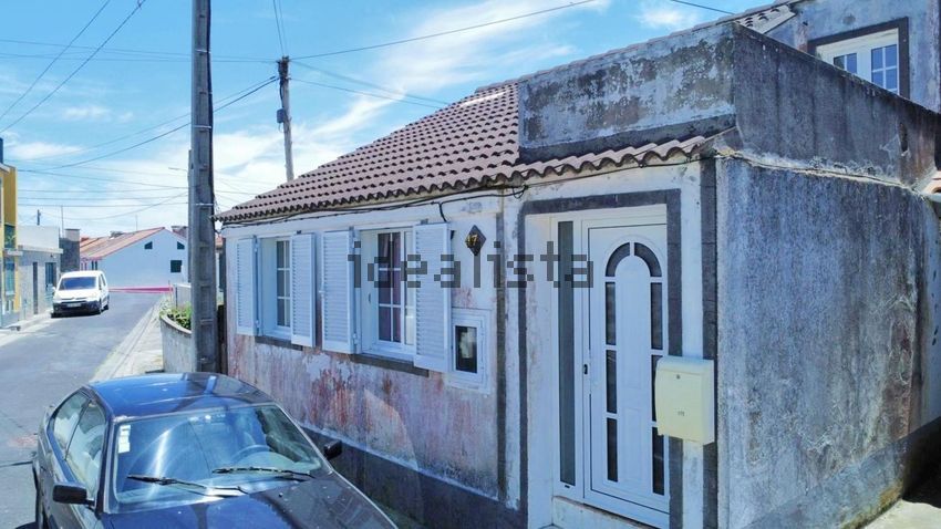 Moradia T3 em Ponta Garça, €186.000