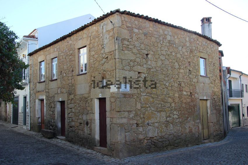 Moradia T4 à venda em Póvoa de Rio de Moinhos e Cafede, €37.000
