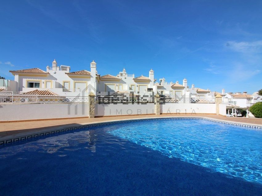Moradia T2 em Albufeira e Olhos de Água, €455.000