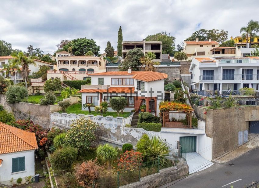 Moradia T5 em São Martinho, €980.000