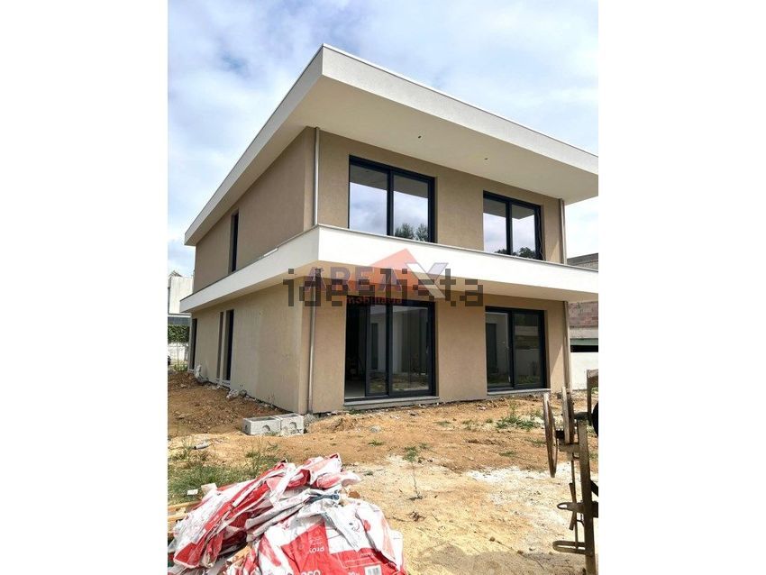 Moradia T4 em Vila de Cucujães, €500.000