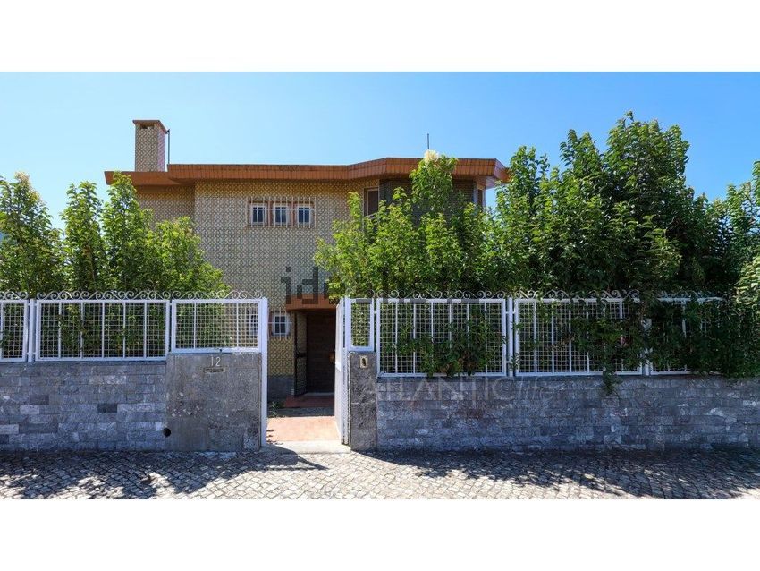 Moradia T6+ em Massamá e Monte Abraão, €654.000