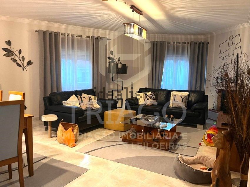 Apartamento T3 à venda em Alverca do Ribatejo e Sobralinho, €370.000