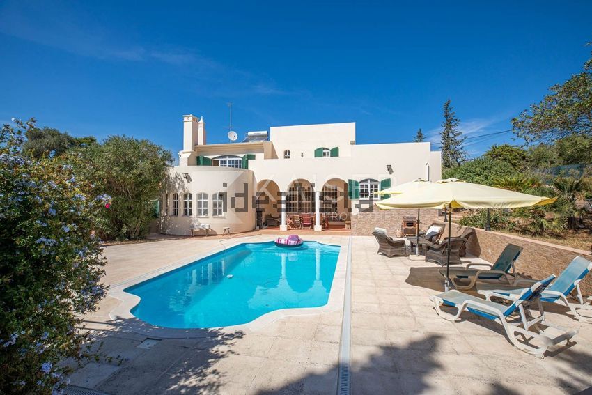 Moradia T5 em Alcantarilha, €840.000