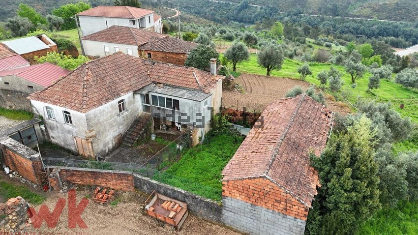 Moradia T4 em Pombeiro da Beira, €61.000