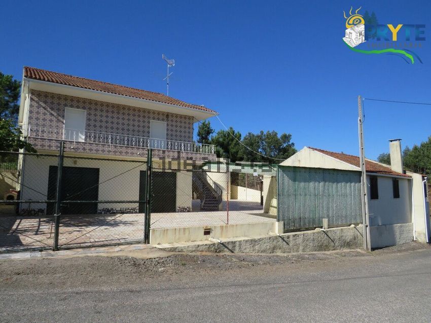 Moradia T5 à venda em Sertã, €350.000