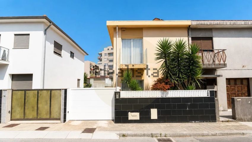Moradia T3 em Rio Tinto, €430.000