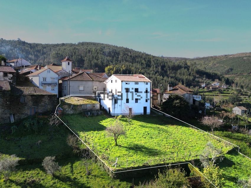 Moradia T6+ em Benfeita, €180.000
