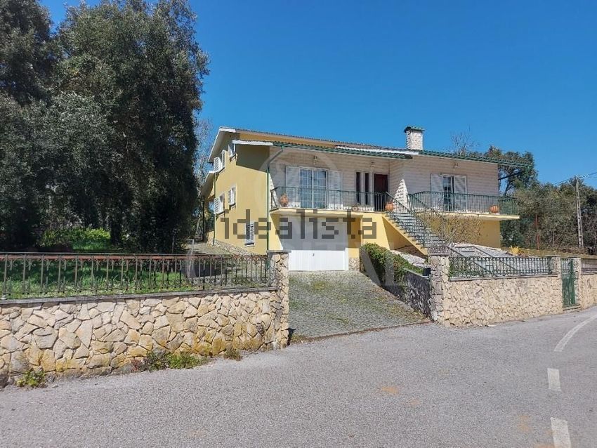 Moradia T4 em Sarzedo, €355.000