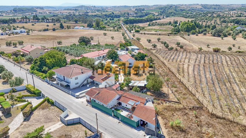 Moradia T3 à venda em Romeira e Várzea, Santarém — foto 2