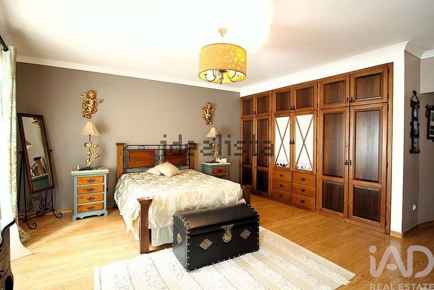 Moradia T4 em Rio de Moinhos, €217.000