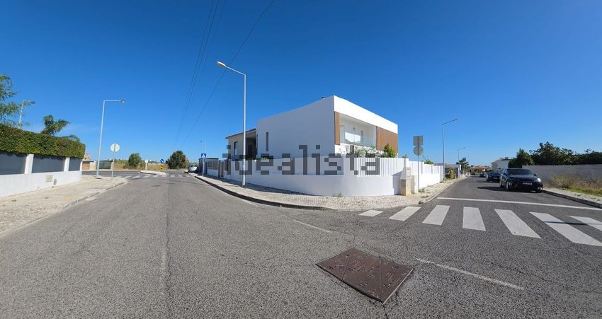 Moradia T3 em São domingos de Rana, €1.100.000