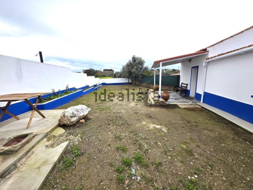 Moradia T1 em Santiago Maior, €180.000