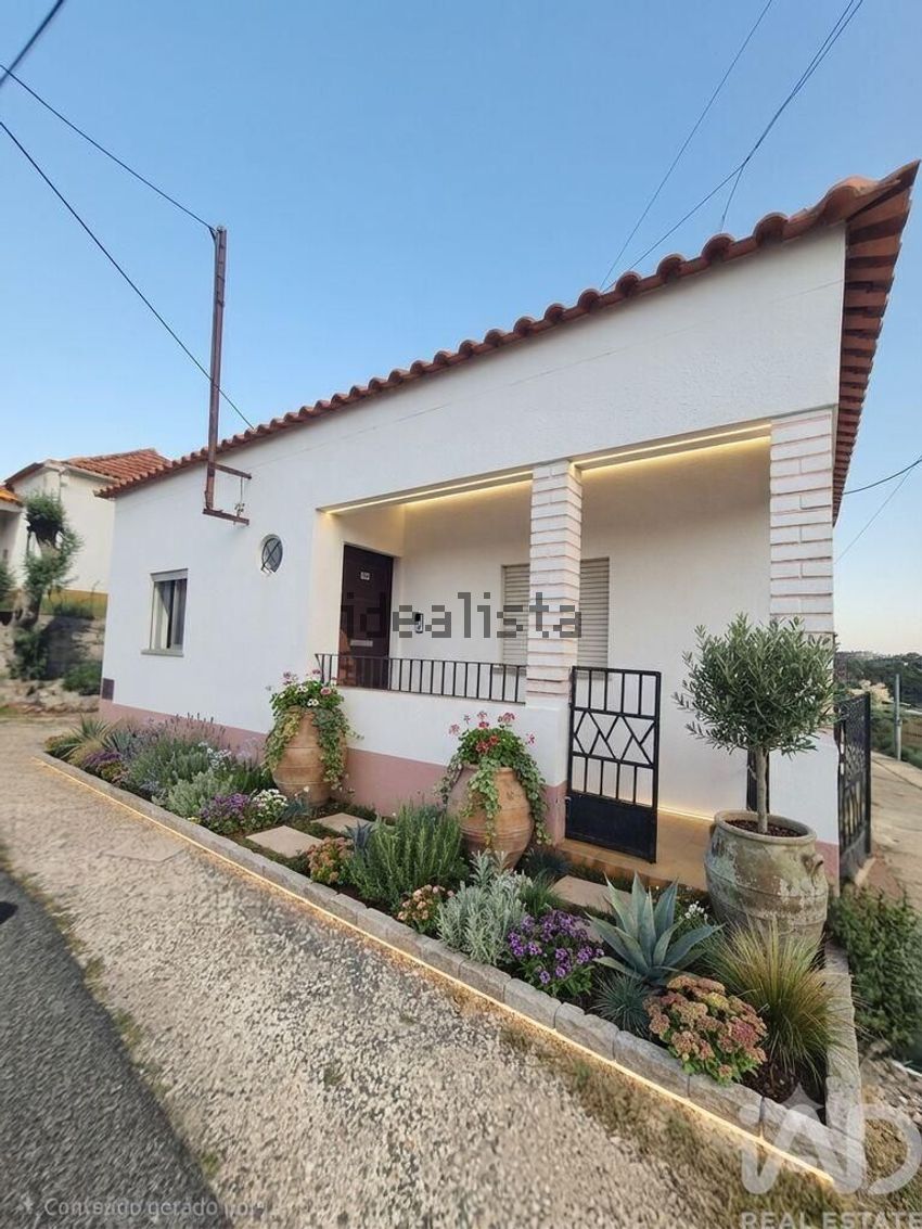 Moradia T2 em Leiria, Pousos, Barreira e Cortes, €249.000