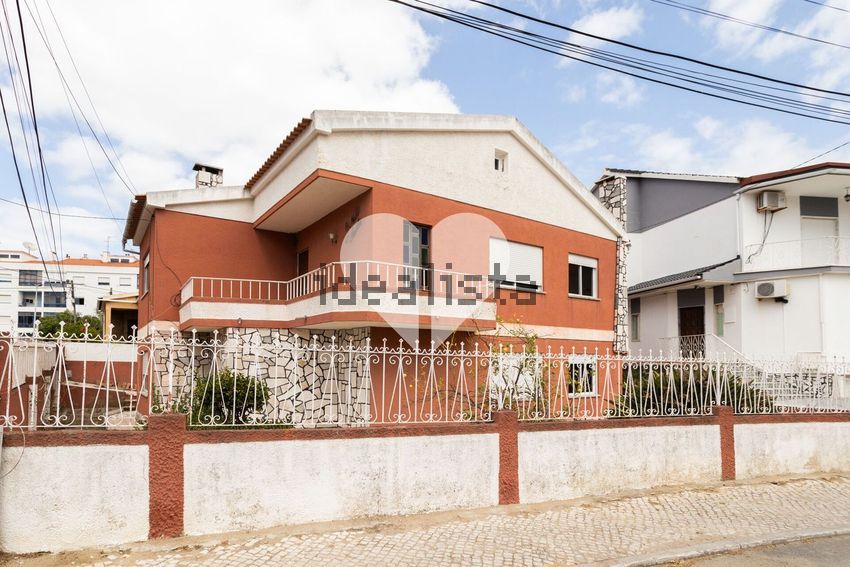 Moradia T4 em Amora, €450.000