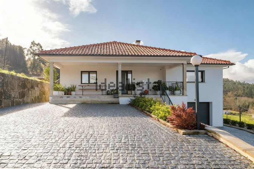 Moradia T5 em Rubiães, €585.000