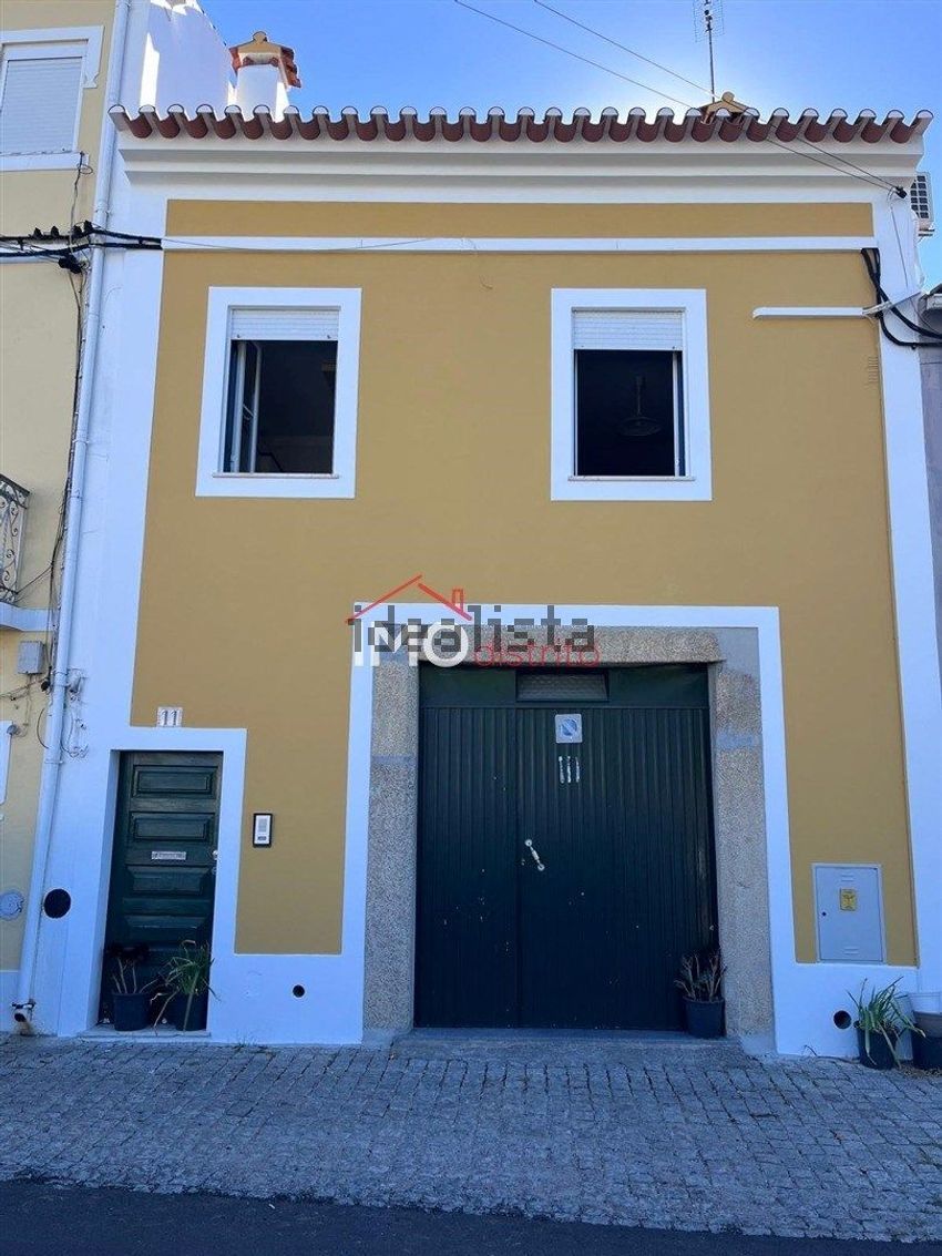 Moradia T4 em Sé e São Lourenço, €220.000
