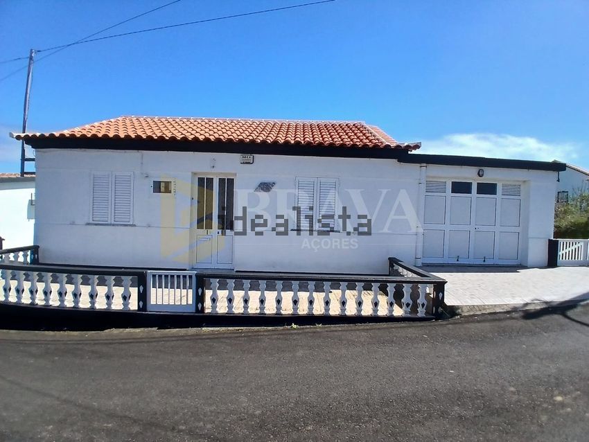 Moradia T3 em Vila Nova, €200.000