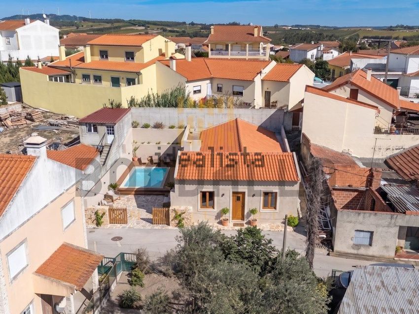 Moradia T2 em Cadaval e Pêro Moniz, €160.000