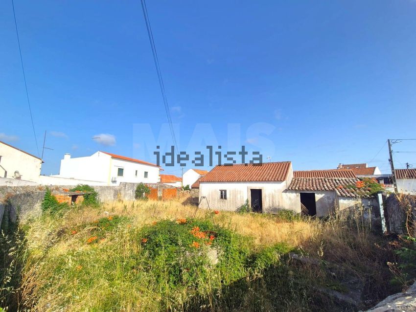 Moradia T2 em Santa Maria, São Pedro e Sobral da Lagoa, €140.000