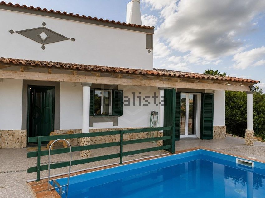 Moradia T2 à venda em Quelfes, €480.000