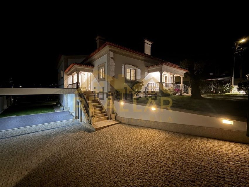 Moradia T6+ em Macieira de Rates, €1.200.000