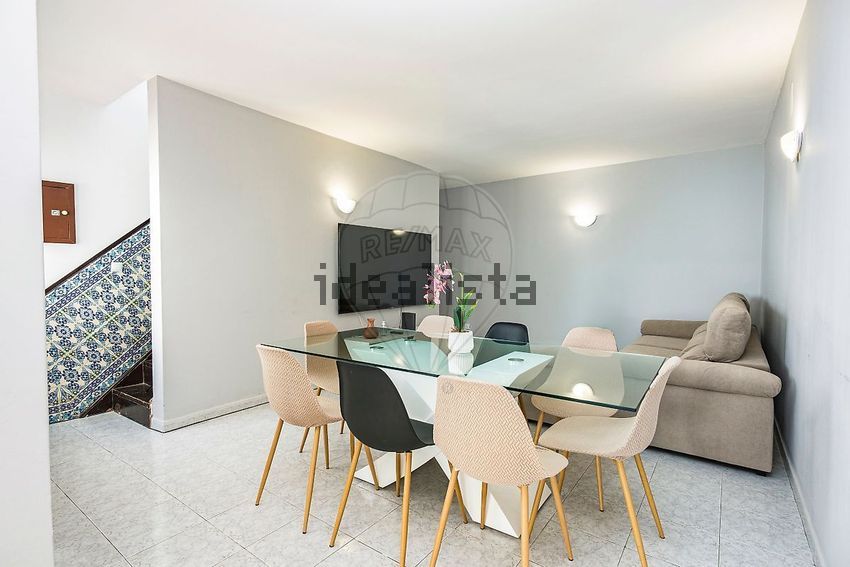Moradia T5 em Malagueira e Horta das Figueiras, €299.999