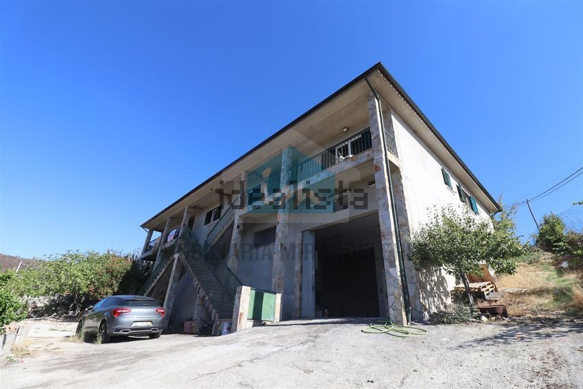 Moradia T6+ em São Salvador, €399.500