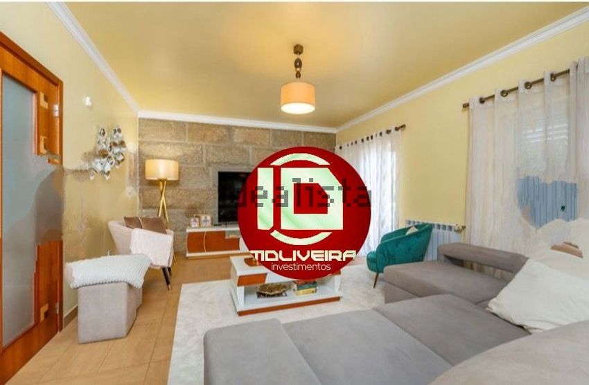 Moradia T4 em Santa Iria de Azoia, São João da Talha e Bobadela, €799.999