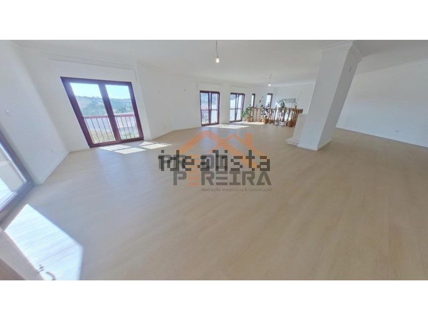 Apartamento T3 à venda em Casal de Cambra, Sintra — foto 2