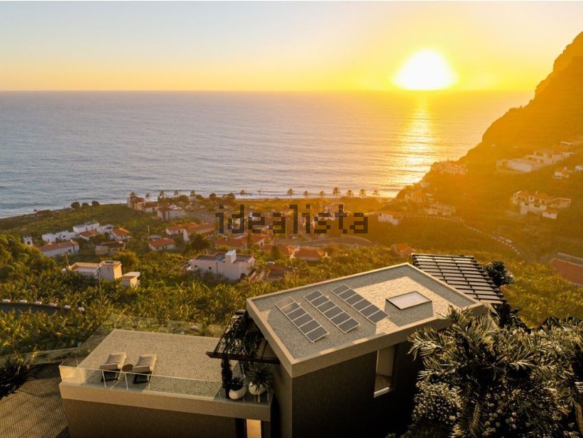 Moradia T3 em Madalena do Mar, €2.250.000