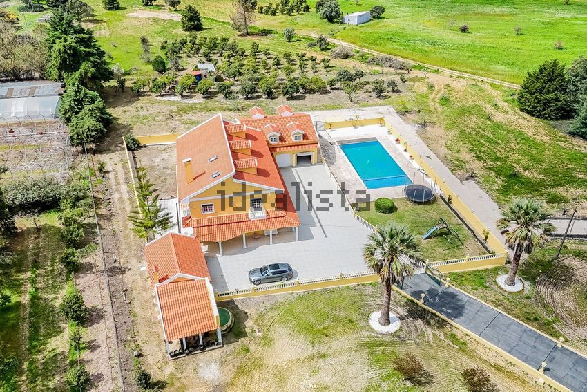 Moradia T5 em Aveiras de Cima, €1.250.000